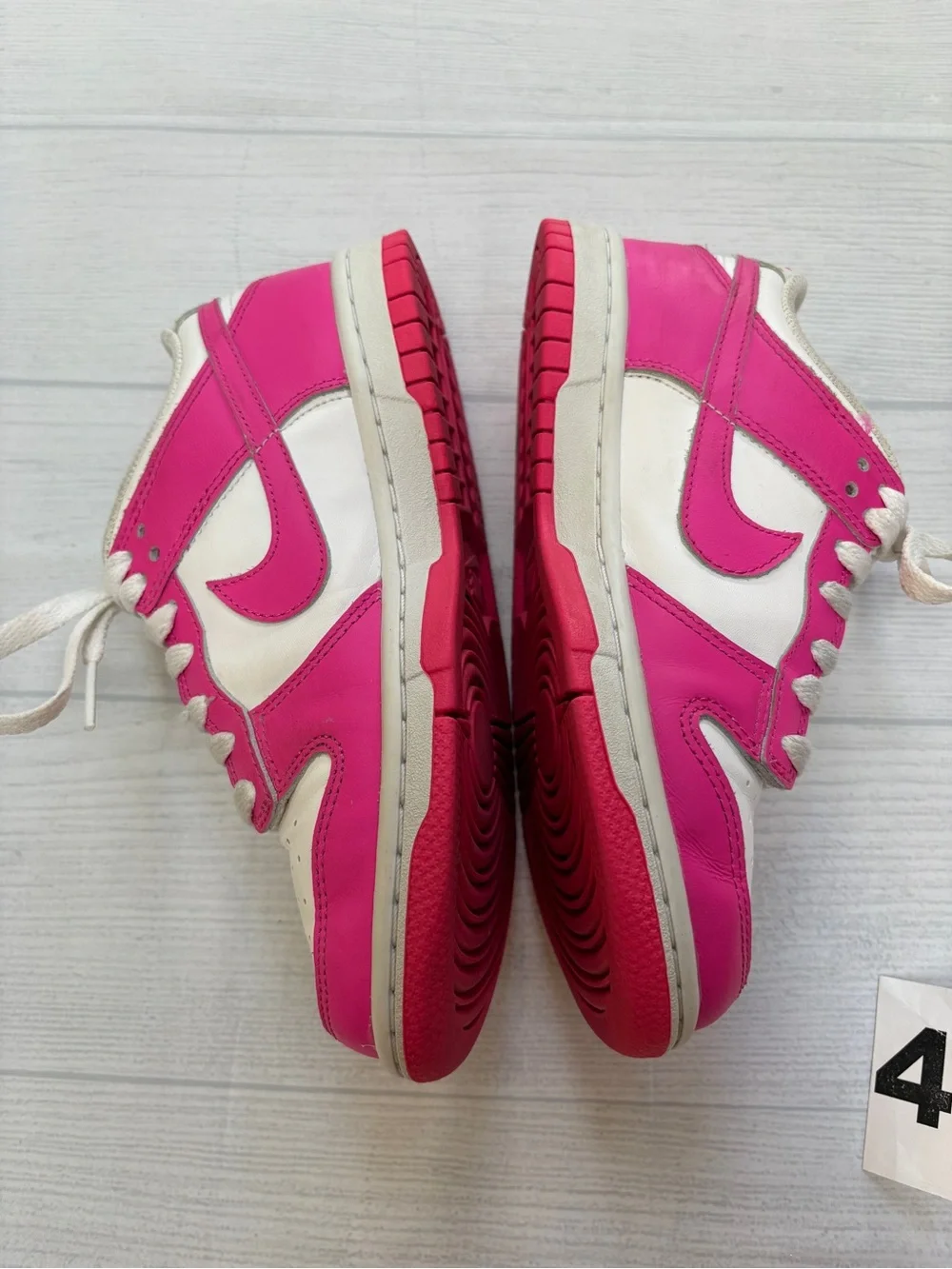 Nike Low-Top Sneakers in Pink and White